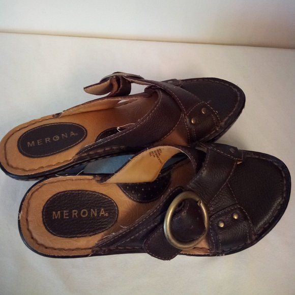 📚 Leather Slip On Sandals - Picture 2 of 5